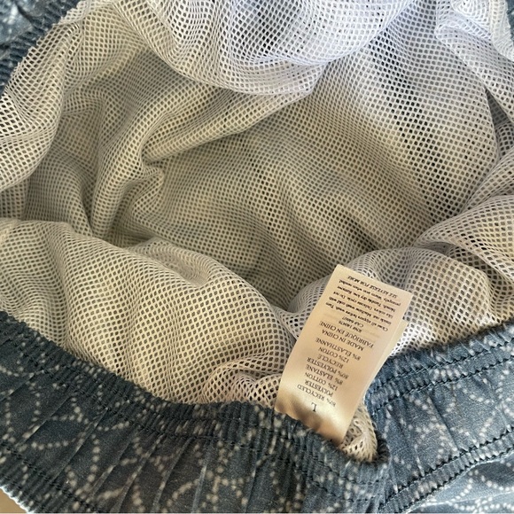 Faherty Geometric Pattern Swim Trunks Board Shorts - Picture 6 of 6